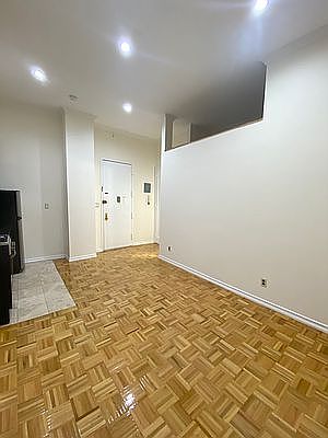 4th image of 304 W 92nd St APT 1H