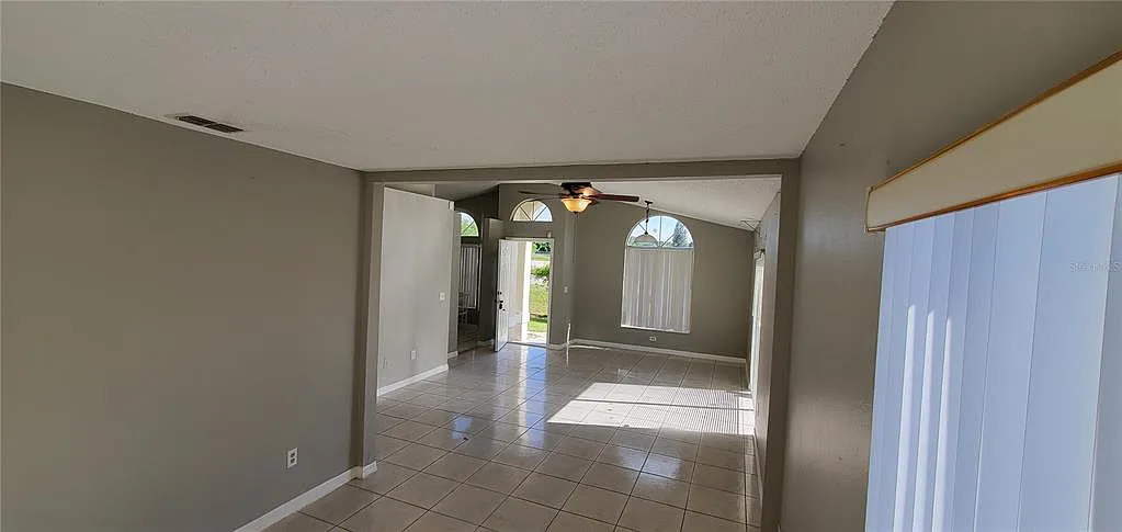 3 bed, 2.0 bath, 1263 sqft, $1,850 — Photo 3