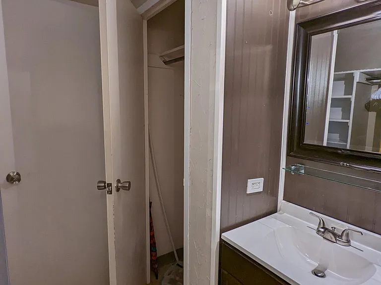 Another large closet!