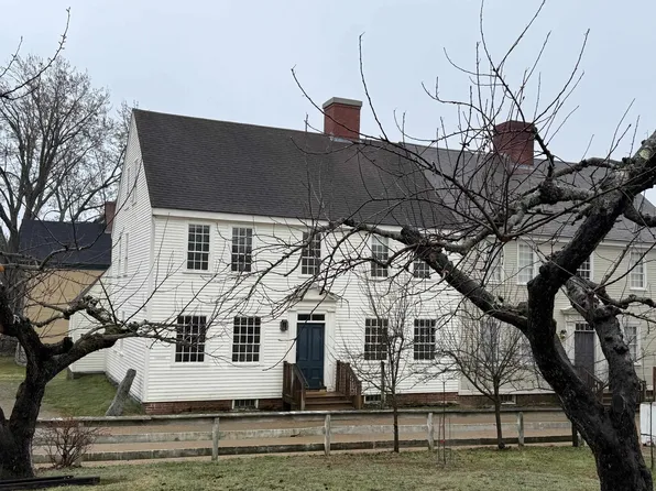 74 Jefferson St, Portsmouth, NH 03801