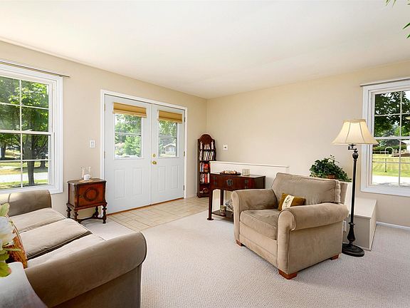 4th image of 1295 Pearl Ave Unit A