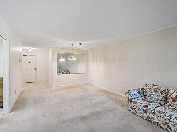 4th image of 1350 Vidal St #405