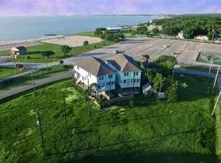707 Bayshore Dr, La Porte, TX 77571
