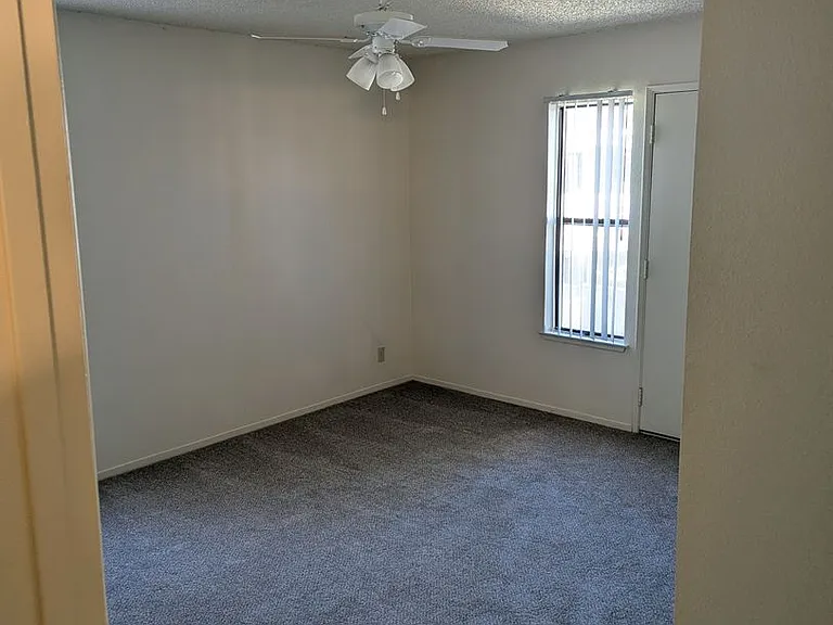 Eastlake Apartments — Photo 62