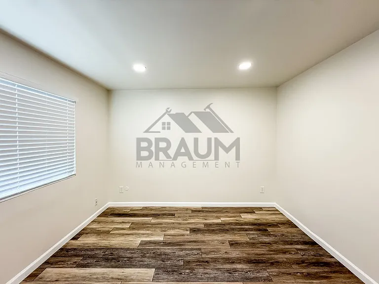 5611 FULCHER PROPERTY, LLC — Photo 32