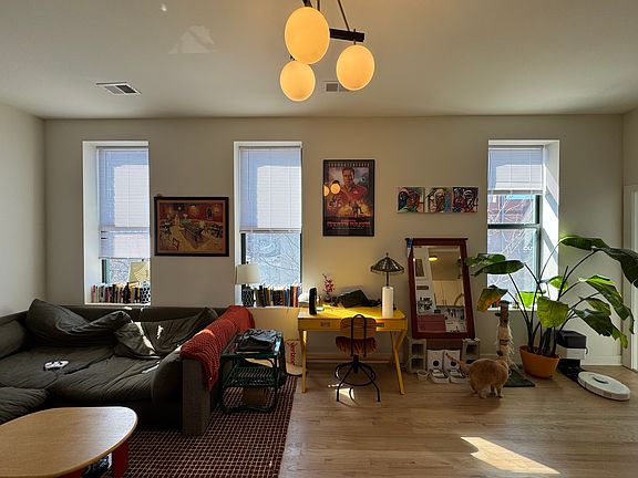 3rd image of 1825 W North Ave APT 2B