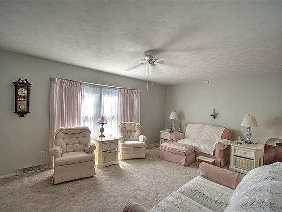 4th image of 2353 S Rainwater Dr