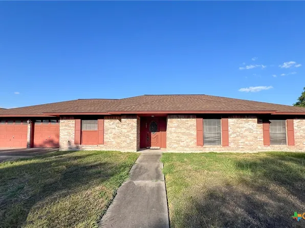 402 Bramble Bush Ln, Victoria, TX 77904
