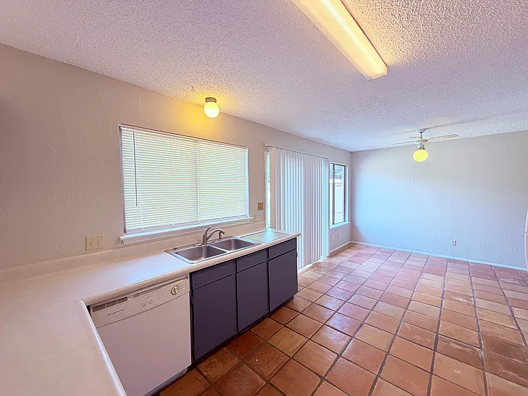 9611 Blue Creek Ln — Photo 14