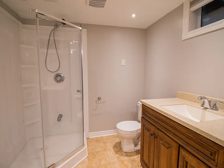 15 Sheridan Dr — Photo 16