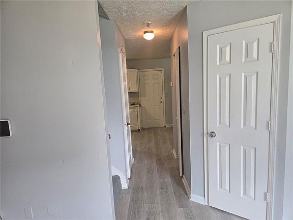 3rd image of 7233 Crestside Dr