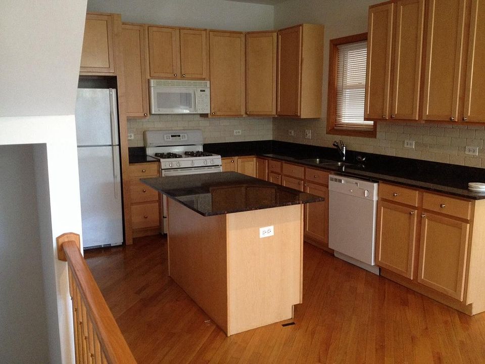 1st image of 1103 W Cornelia Ave #4BEDRM