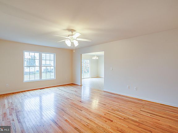 5th image of 306 Burnside Ave