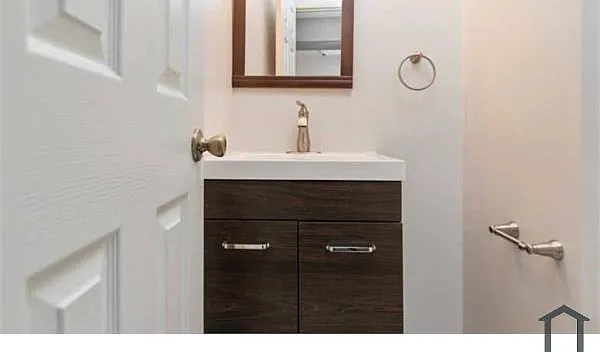 22 Helmsman Ct — Photo 6