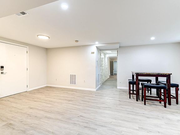 3rd image of 1309 McCausland Ave #Basement
