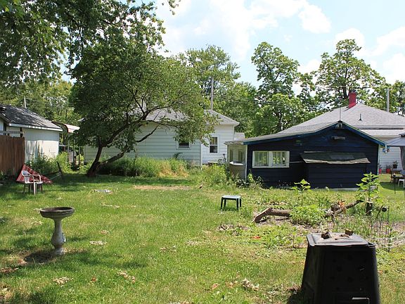 5th image of 984 Orange Ave