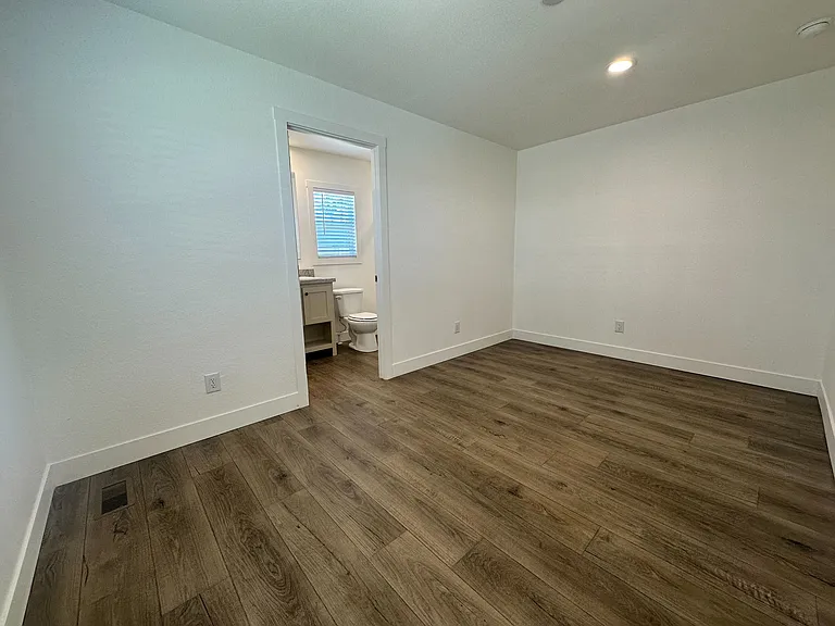 2060 N Ctr #411 — Photo 10