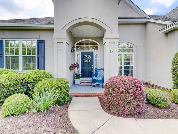 3rd image of 32 Waterford Dr