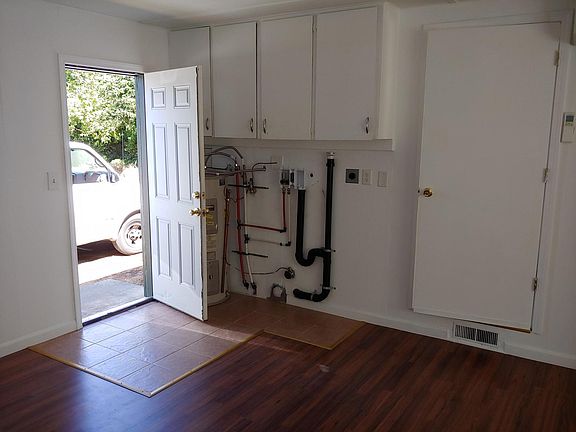 Bonus Room, Washer and Dryer Hookup