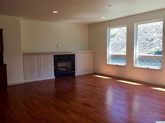 5th image of 3615 W 48th Ave
