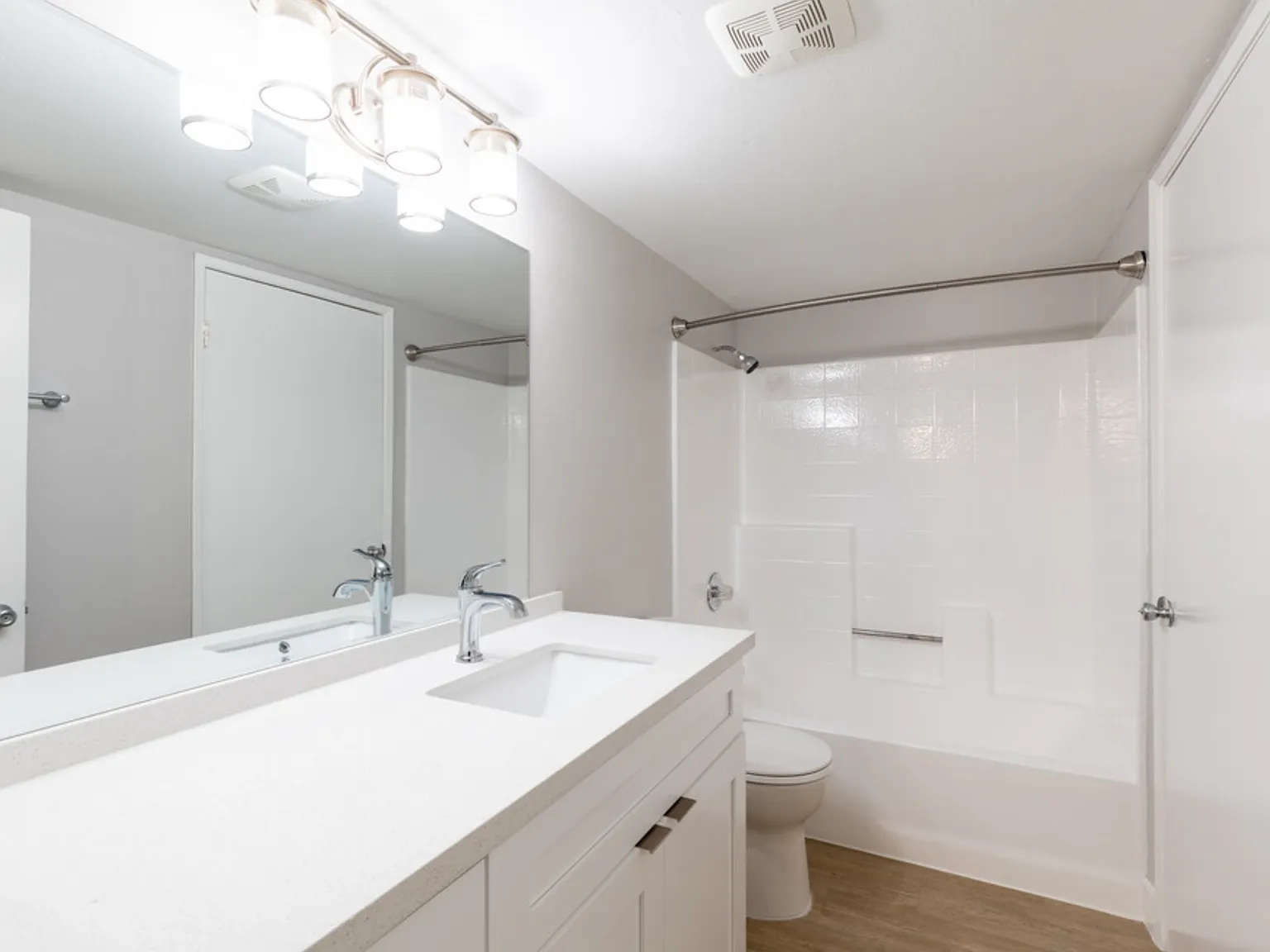 Alexandria II Apartments | Spacious 2-Bedroom Apartments in Koreatown — Photo 4