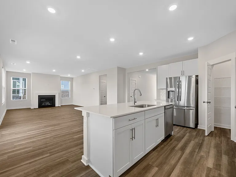 887 Bur Oak Ct — Photo 21