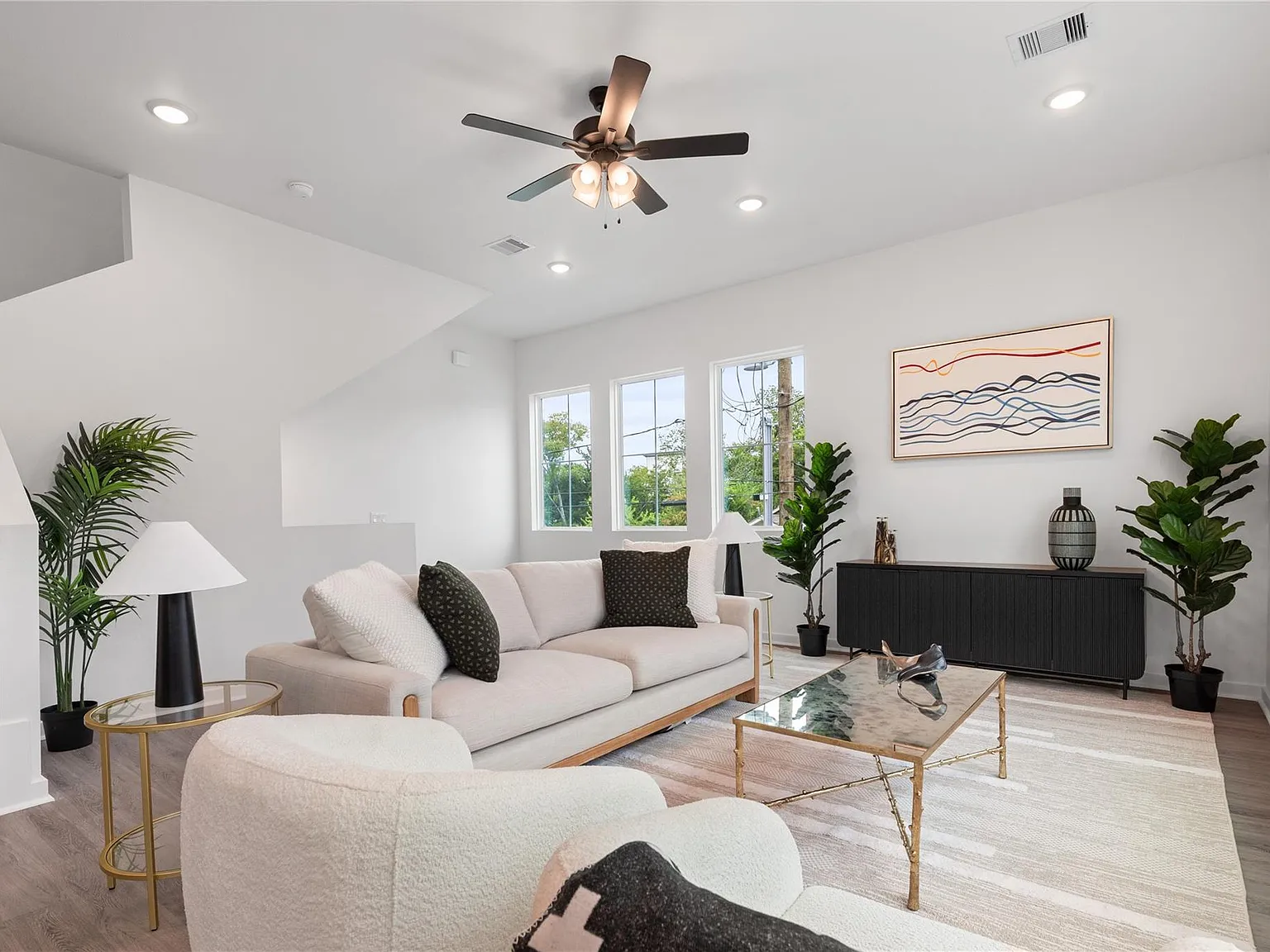 3 bed, 2.5 bath, 1703 sqft, $2,200 — Photo 3