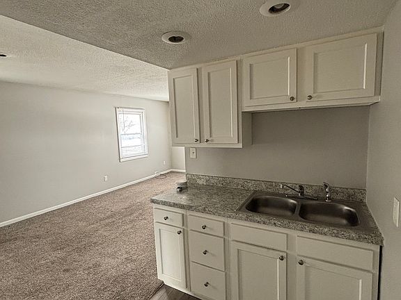 3rd image of 703 E 12th St #G
