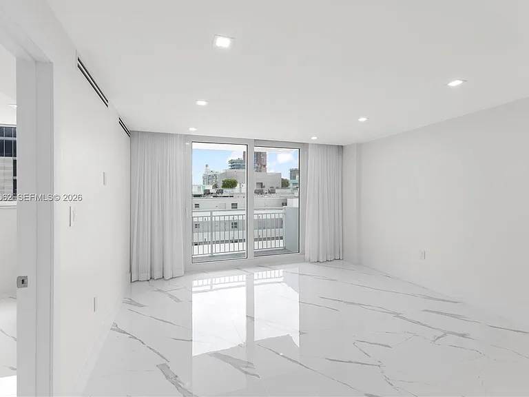 345 Ocean Dr #708 — Photo 3