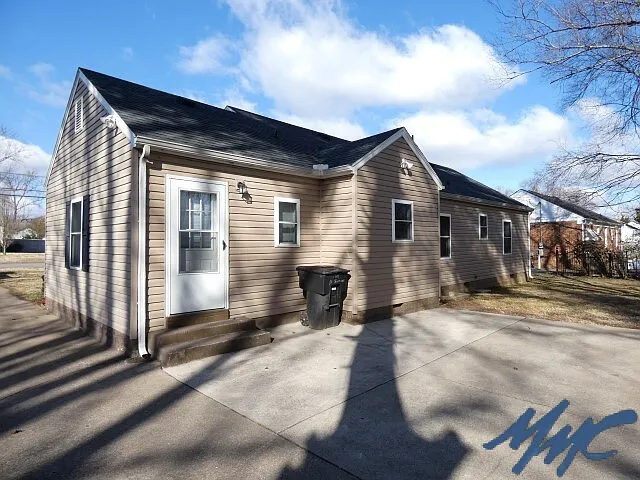 1318 N Tennessee Blvd — Photo 3