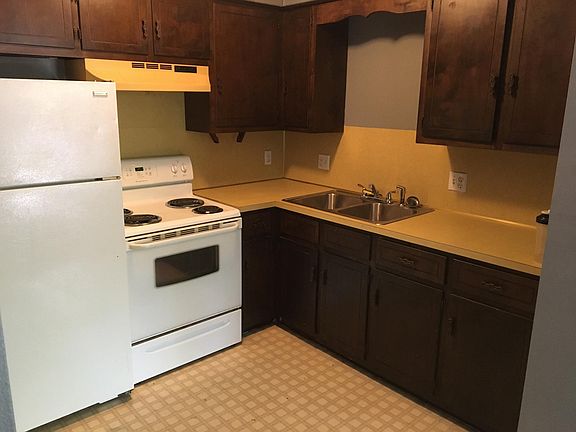 3rd image of 612 Boxwood Dr APT 22