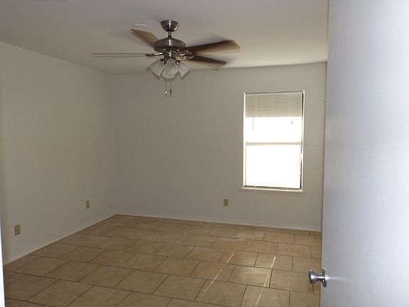 4th image of 15995 Shoshone Dr