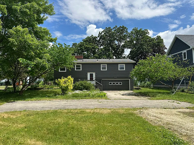 2830 Waubesa Ave — Photo 2