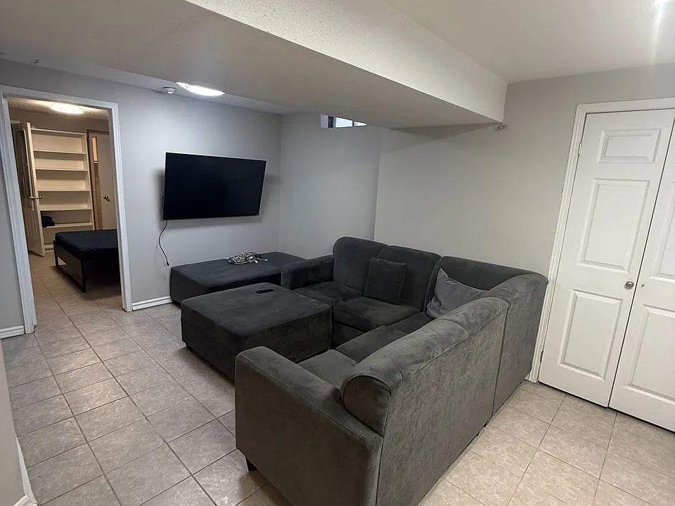 129 Upper Humber Dr #BASEMENT