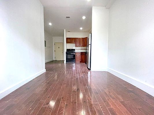 4th image of 44 Troutman St APT A11