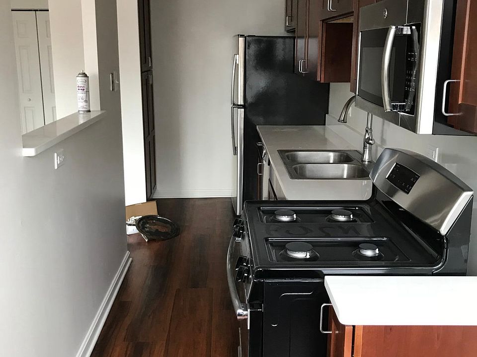 1st image of 502 W Belmont Ave