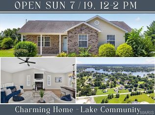 216 Woodland Dr, Edwardsville, IL 62025
