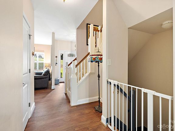 5th image of 806 17th Avenue Dr SE