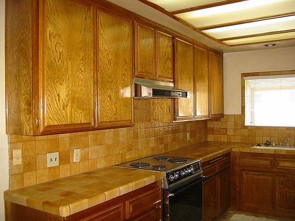 4th image of 1036 Fairview Ave Unit 9