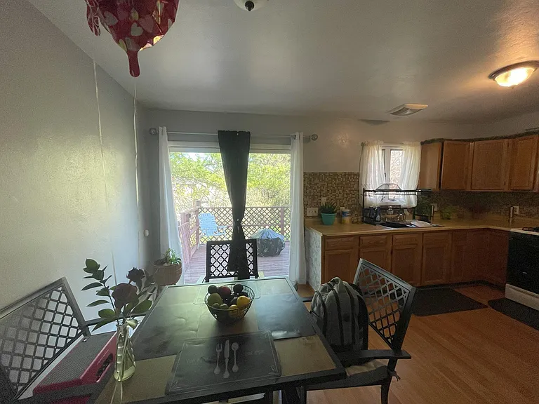 54 Colfax Ave — Photo 23