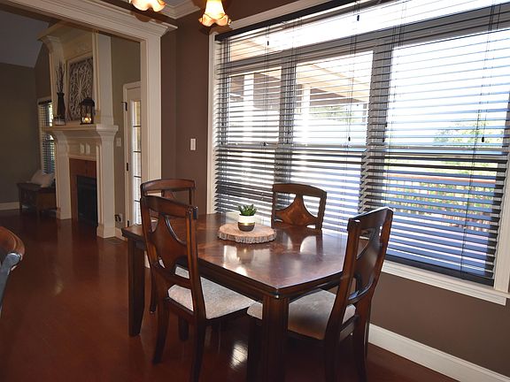 5th image of 402 Isaiah Cir