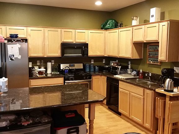 Granite Countertops/Island