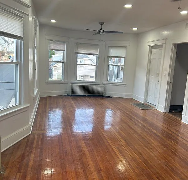 214 Oak St #3 — Photo 1