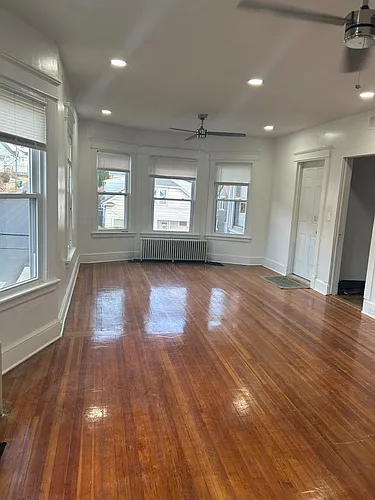 214 Oak St #3 Photo 1