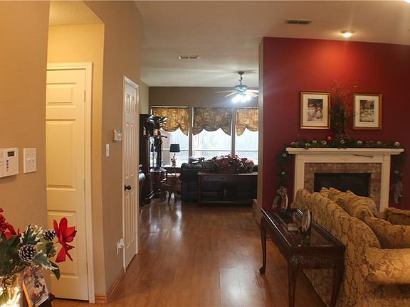 3rd image of 201 E Embercrest Dr