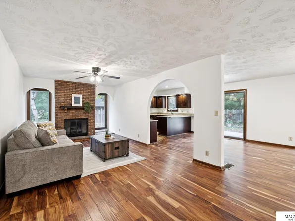 5800 Berkeley Dr, Lincoln, NE 68512