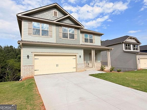 4th image of 450 Magnolia Grove Pl
