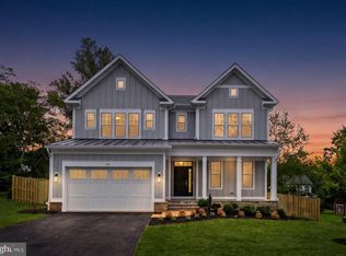 613 Blackstone Ter NW, Vienna, VA 22180