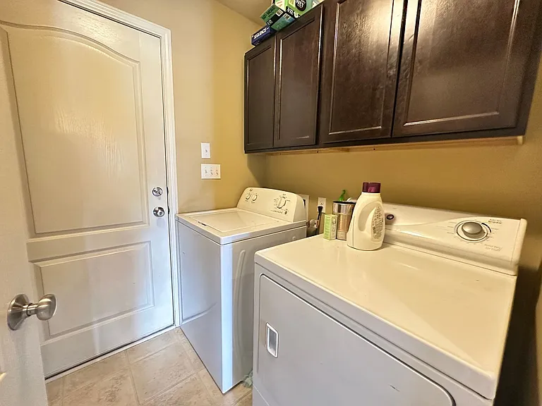 3825 Pickering Pass — Photo 9
