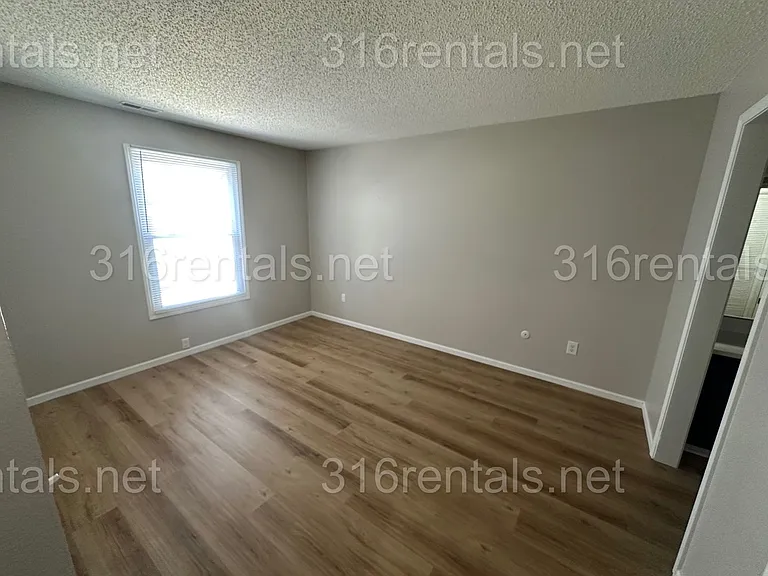 869 Nims St #1 — Photo 6